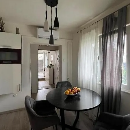 بيت للعطل House With A Parking Space - 25463 *